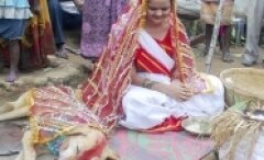 Hindistan'da Köpekle evlenmek 