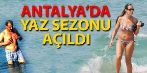 Antalya'da turistler denize koştu