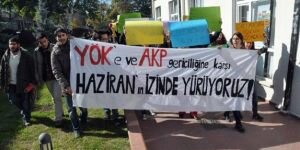 Eskişehir'de üniversiteliler YÖK'ü protesto etti