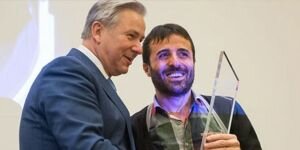 Eşcinsel olduğu için hakemlik yaptırılmayan Dinçdağ'a Almanya'dan ödül