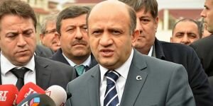 Bakan Fikri Işık'a protesto