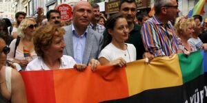 CHP'den 22 Maddelik LGBT Paketi