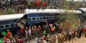 Hindistan'da katliam gibi kaza: 11 ölü, 42 yaralı!