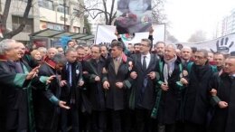 Avukatlar Ankara Adliyesi'nden Meclis'e yürüdü