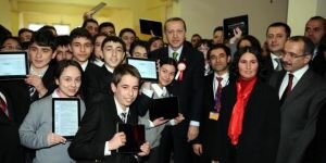 AKP'nin tablet projesi de elinde patladı