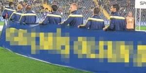 ​Fenerbahçe'den derbide sürpriz pankart