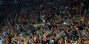 Galatasaray taraftarından yönetime büyük tepki!