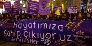 Taksim'de 12. Feminist Gece Yürüyüşü yapıldı