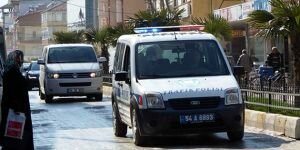 AKP'li adayların aracına polis eskortu