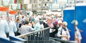 AKP mitingi için okullar tatil edildi