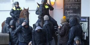 Hollanda'da polis eylemi üç maçı erteletti