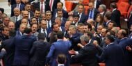 Meclis karıştı: Bakan Kılıç 'silahına davrandı' iddiası!